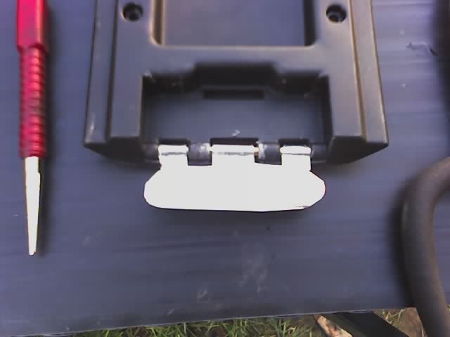 hinge closeup.jpg